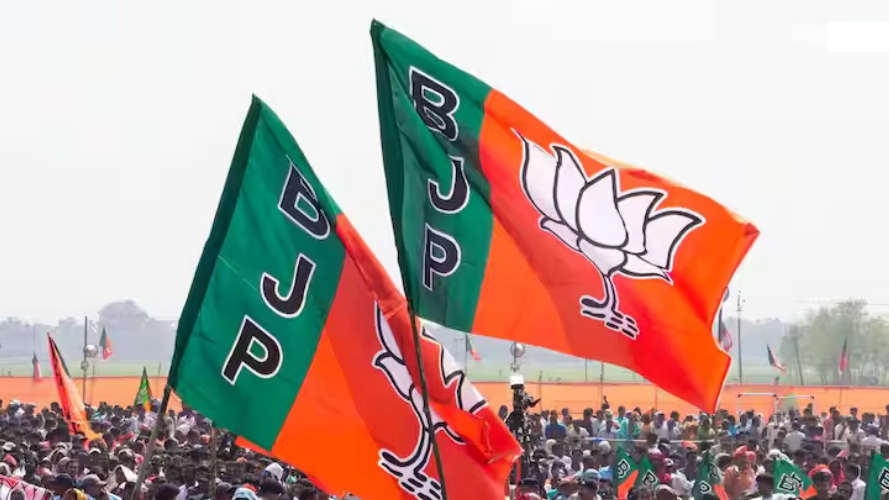 BJP leader caught on tape telling party workers to create ruckus on Muslim dominated booths bribe cops