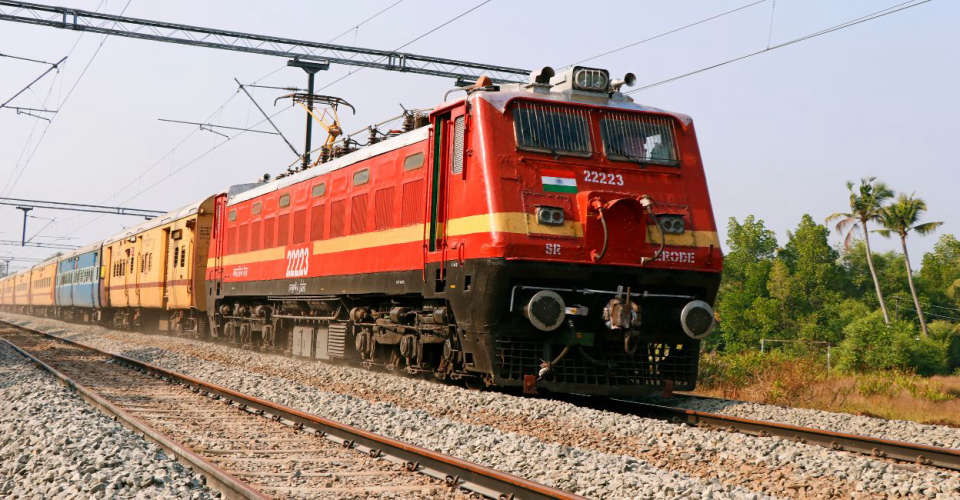 two teens hit by train while
shoot reels on railway track