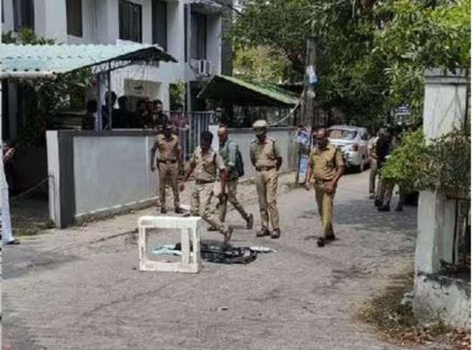 panamballi-nagar-newborn-baby-death the-suspect-is-the-resident-of-the-flat