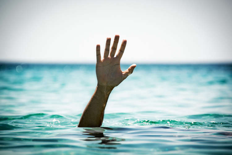 foreign-woman-drowns-while-bathing at beach-trivandrum