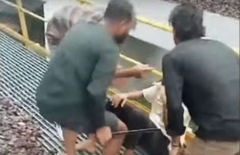gang-kidnapped-young-man-and-tried-to-kill-in-kayamkulam-latestnews-today