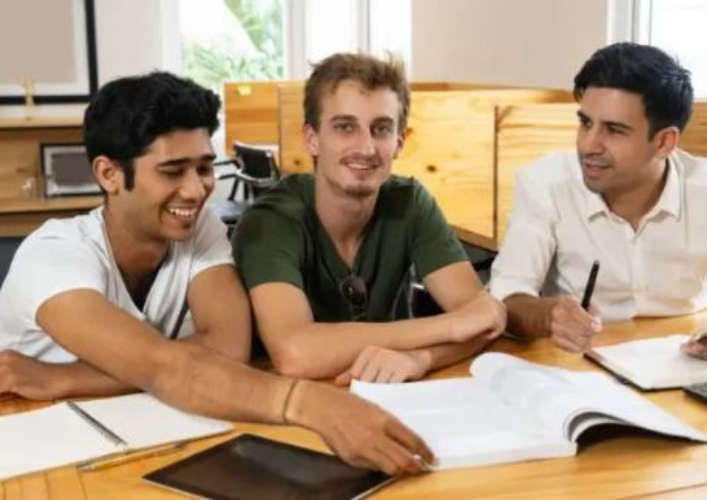 top 3 scholarships for studying abroad
