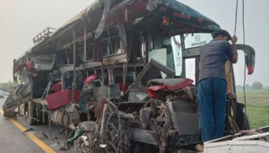 UP: 18 killed, 19 injured as bus from Bihar to Delhi