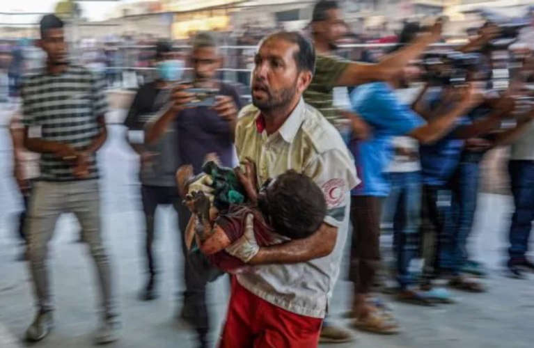 At least 30 killed as Israel attacks Gaza school