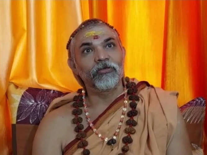 Ask politicians to stop talking about religion, I guarantee, I will stop talking about politics Swami Avimukteshwaranand