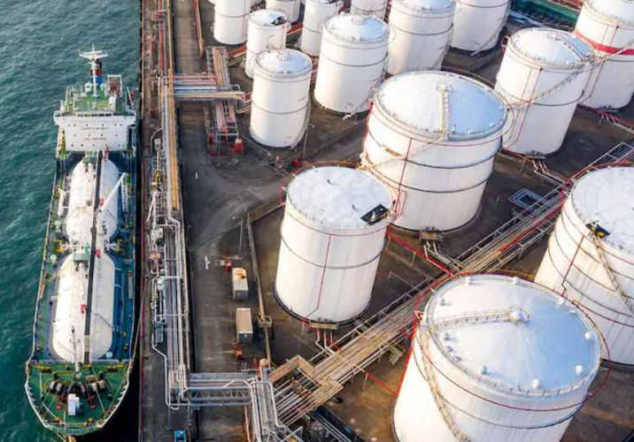 Oil tanker accident off Oman coast; 9 people were rescued and are on their way back