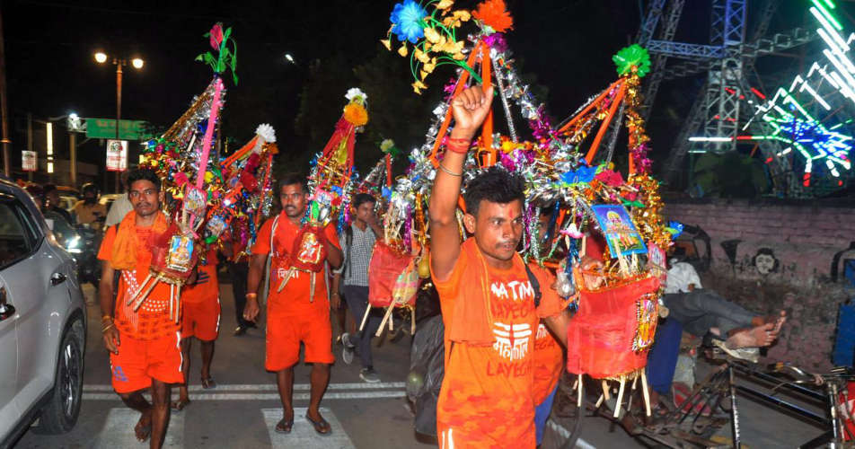 shopkeepers along the Kanwar Yatra route must clearly write the name of the shop owner on their premises