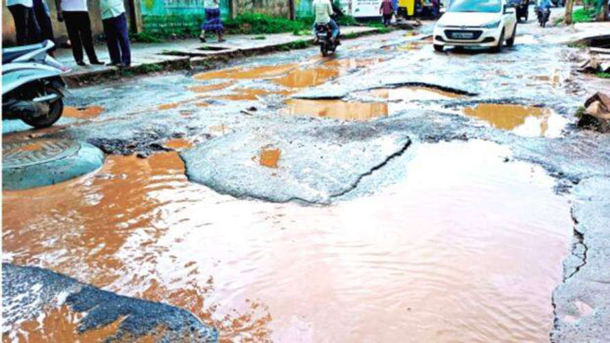 news on potholes kerala