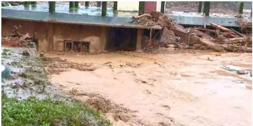 Vellarmala GVHS is completely submerged