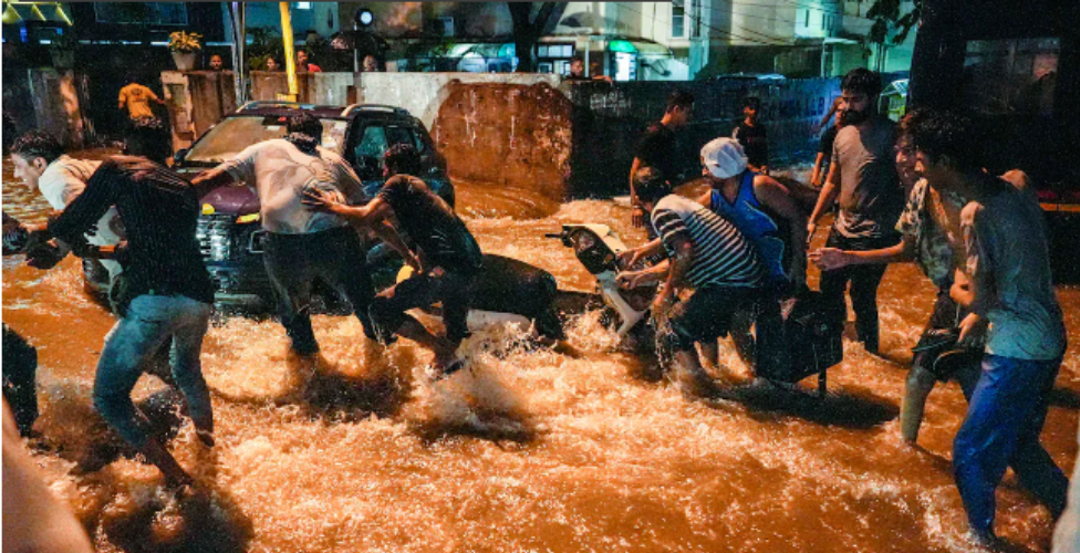 7 Dead In Delhi-NCR Schools Shut Red Alert For Heavy Rain