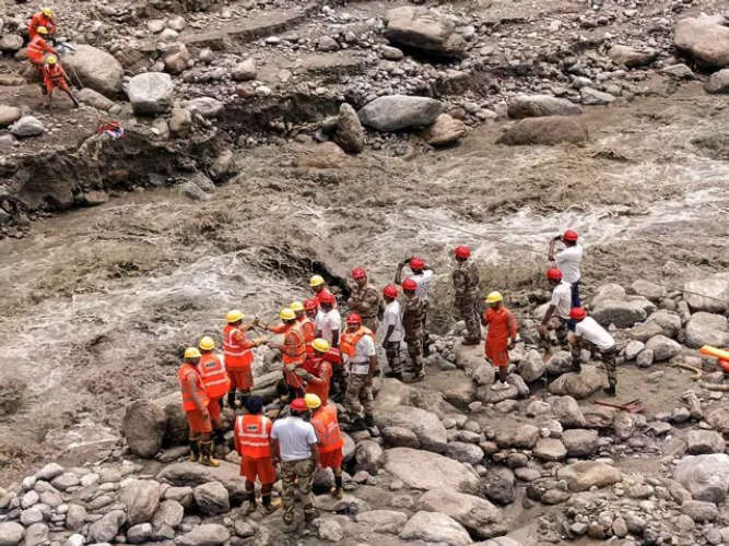 50 people missing in himachal pradesh cloudburst