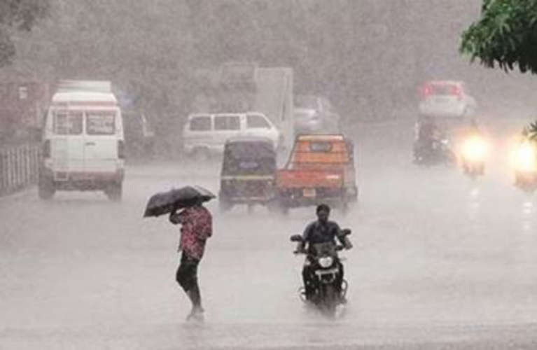 Cyclone Over Sri Lanka May Bring Rain to Kerala for the Next Five Days