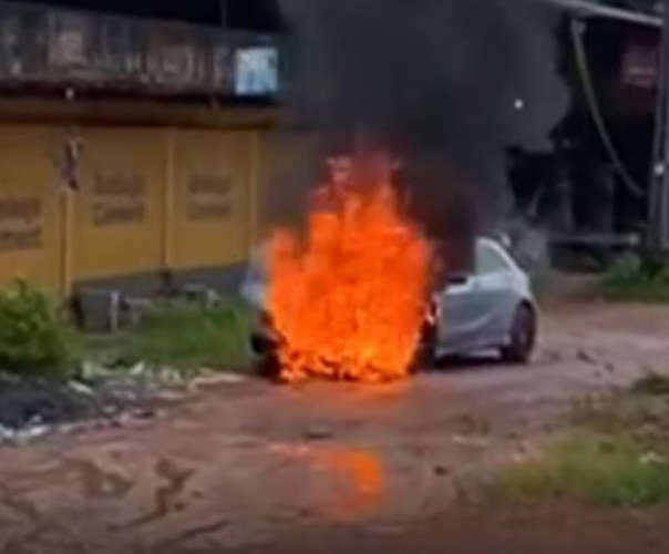 A car running in Kozhikode caught fire