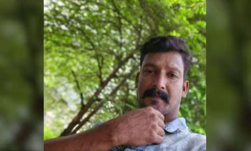 38 year old man suicided in front of women house in kollam