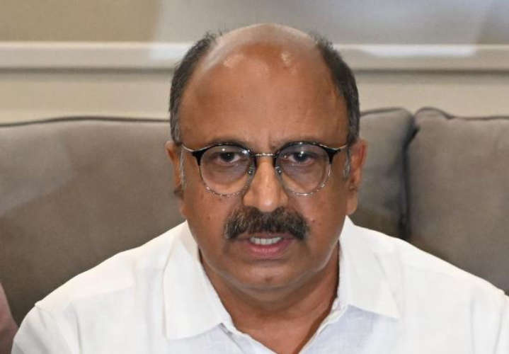 actor Siddique has returned to Kochi and met with his lawyer