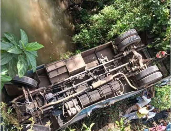 KSRTC Bus falls into River in Thiruvambadi Two Dead