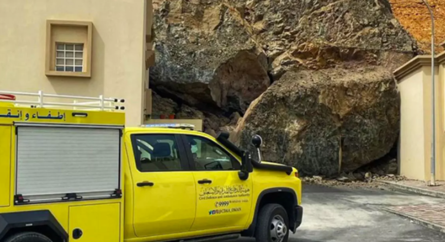 Rock falls on residential building in Oman 17 people have been shifted to safe places