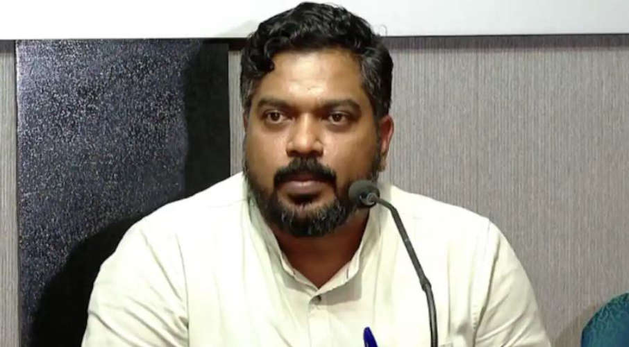 Press conference against the party After Sarin AK Shanib was also expelled from the Congress
