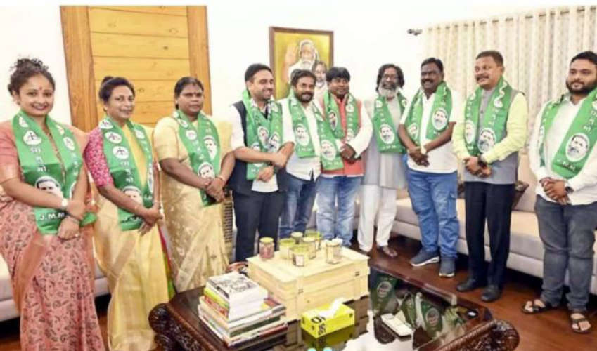 BJP Faces Major Setback in Jharkhand as Senior Leaders Including Former MLAs Defect to JMM
