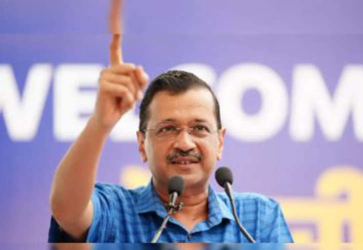 Kejriwal promises 18000 honorarium for temple gurdwara priests if AAP is re-elected in Delhi