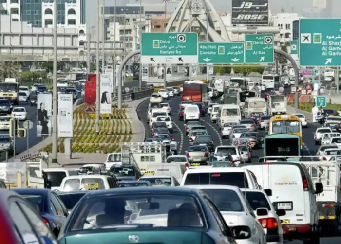 New traffic rules in UAE Violations are punishable with imprisonment and a fine of up to two lakh dirhams