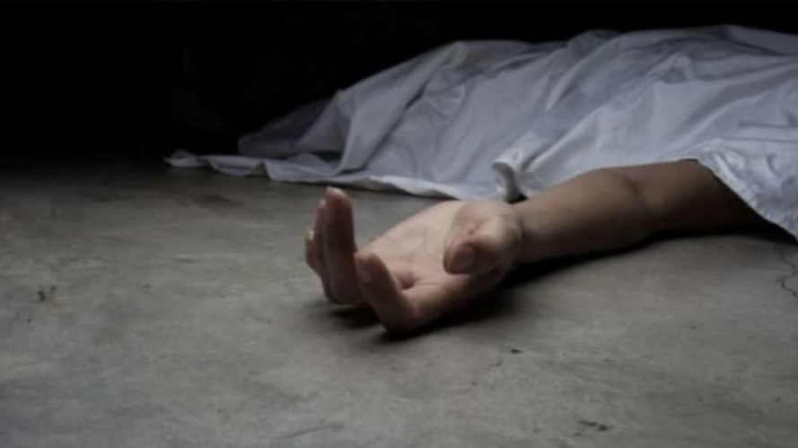An old couple blinded by the death of their son Spent 5 days with the dead body