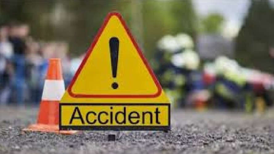 3 dead 4 seriously injured after car falls into gorge in Kashmir