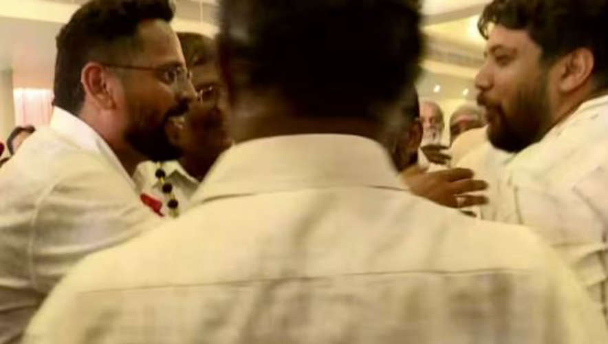 Rahul and Shafi without giving a hand to Sir