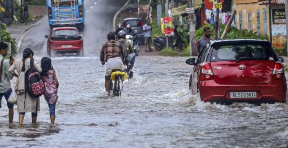 heavy rain alert in kerala yellow alert in ten districts