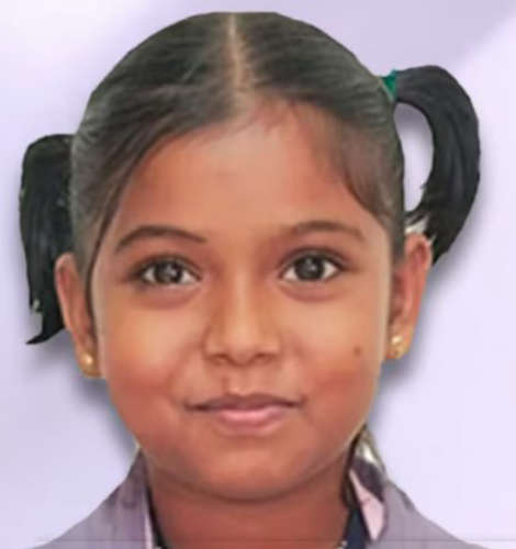 The eight-year-old girl did not know that she was bitten by a snake