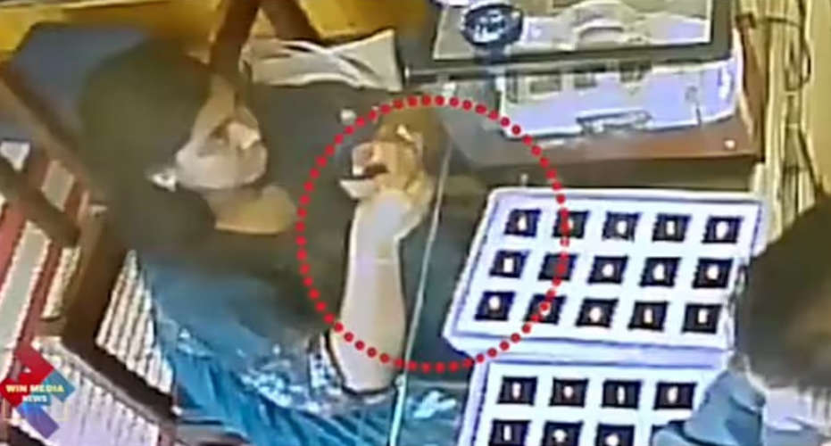 Young Woman Caught Stealing Jewelry