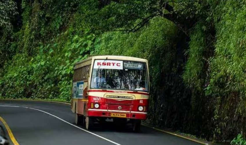 Woman beats man who misbehaved inside KSRTC bus The accused escaped by jumping through the window