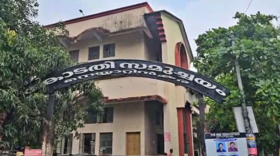 POCSO case accused jumps down from third floor of court Serious injury