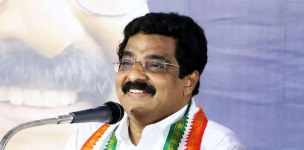 Pinarayi Vijayan is in the state of Modis wealth of his own home MK Munir