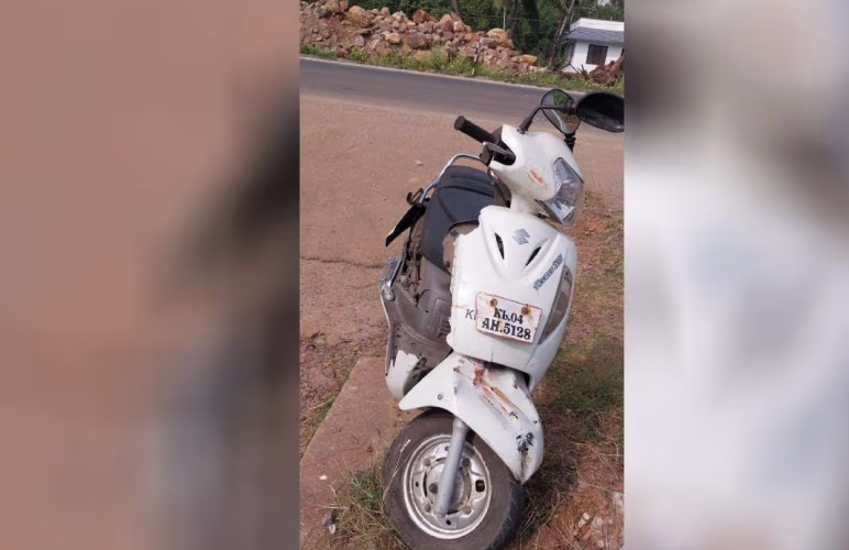 ksrtc-bus-accident-alappuzha-two-scooter-riders-killed