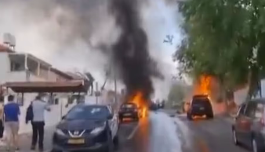 Hezbollah fires more than 90 rockets into Israel Many people were injured