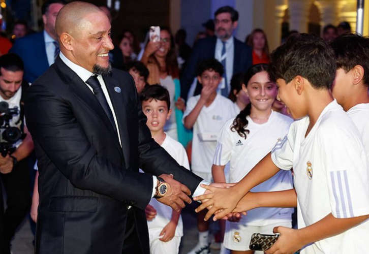 Dubai Unveils Worlds First Football Theme Park