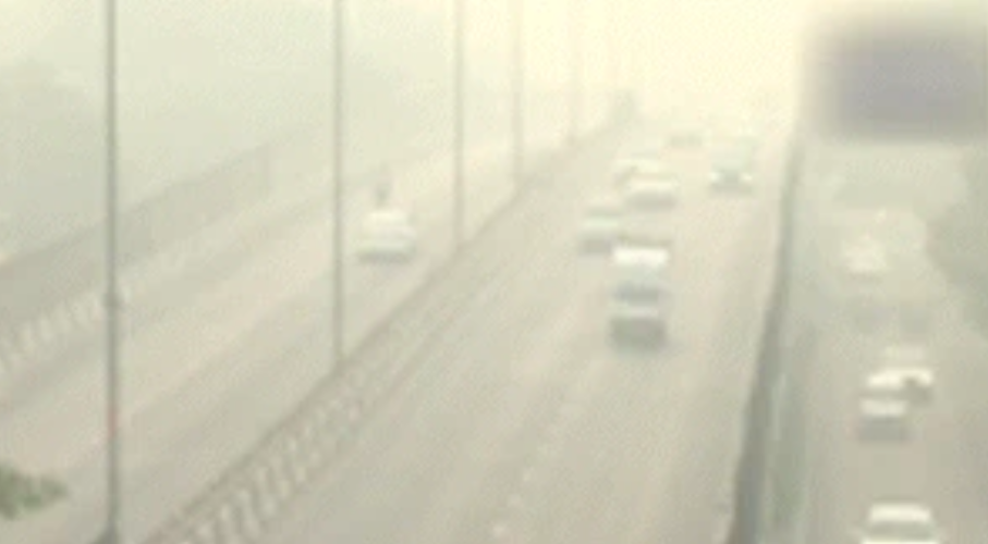 Delhi Suffers from Severe Air Pollution for 5th Consecutive Day Air Quality Index Hits 428