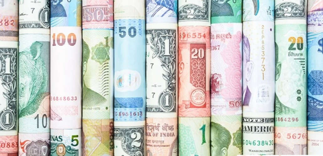 difference between the Indian Rupee and world currencies on May 20