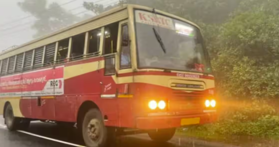 KSRTC bus stuck on road Between driver and conductor