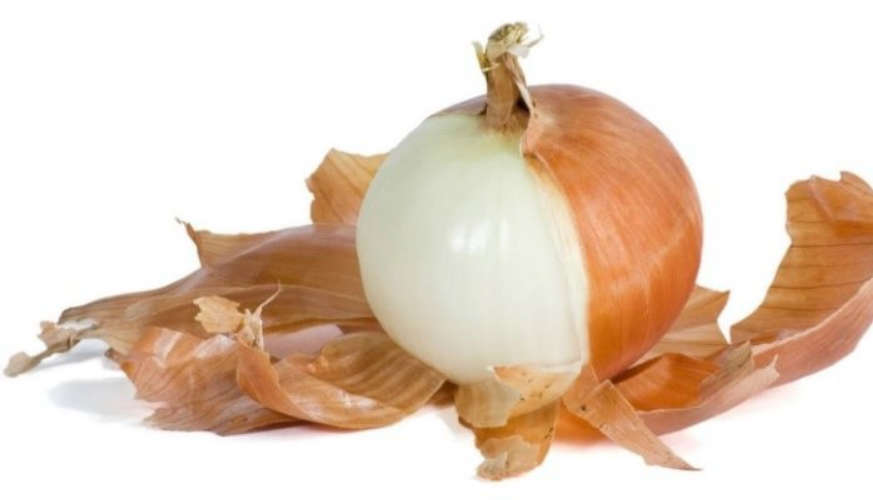 Do your eyes burn when you chop onions Try this no tears