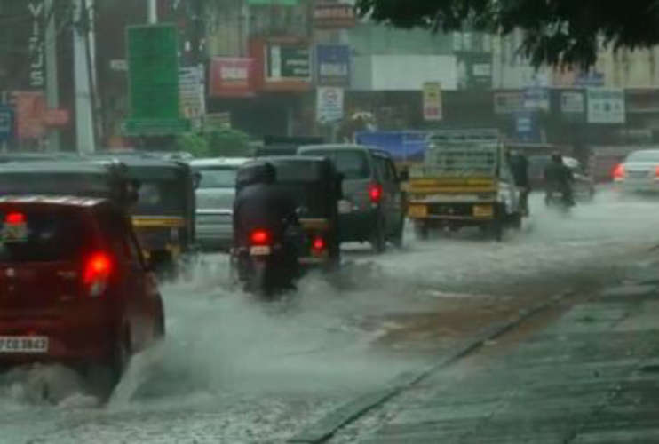 heavy rain alert on kerala-latest news