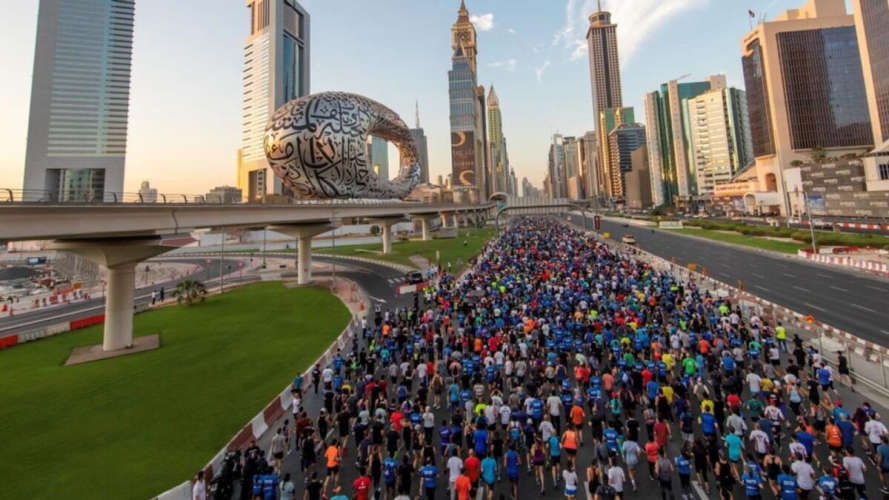 Thousands Flock to Dubai Run Witnessing a Sea of Humanity