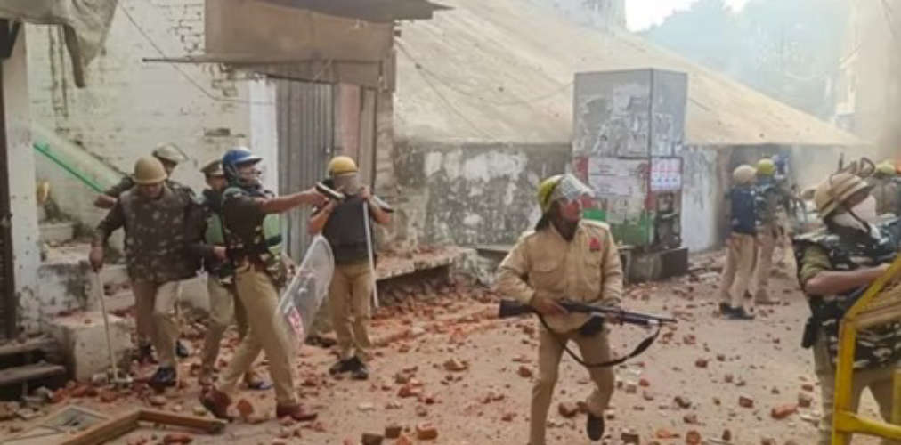 up police arrested shahi masjid committee  president over conflict 