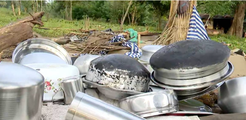 section-forest-officer-suspended-for-destroying-tribal-homes-at-wayanad