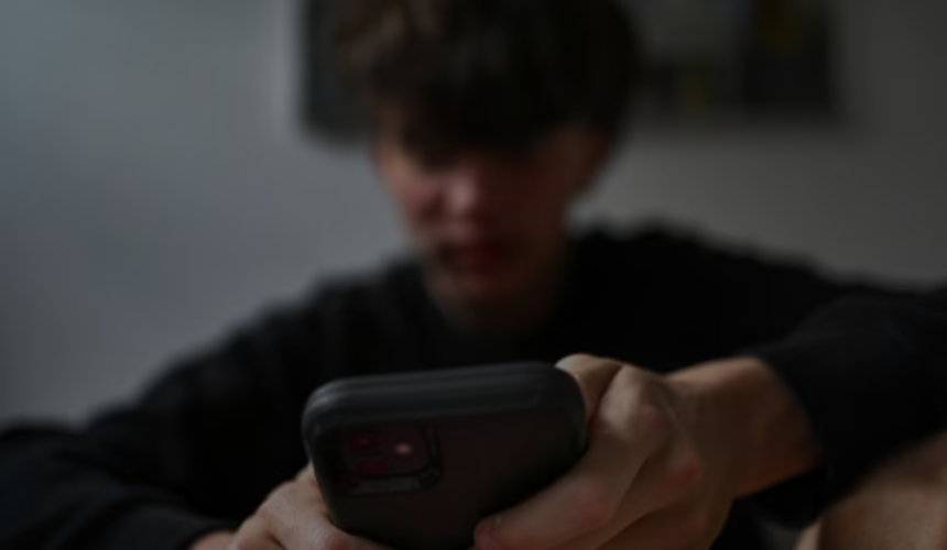 Australia bans social media for under 16s First country to pass law