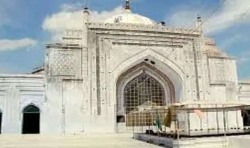Hindutva Group Claims Ownership of 850-Year-Old Shamsi Shahid Mosque in Badaun Amid Legal Battle