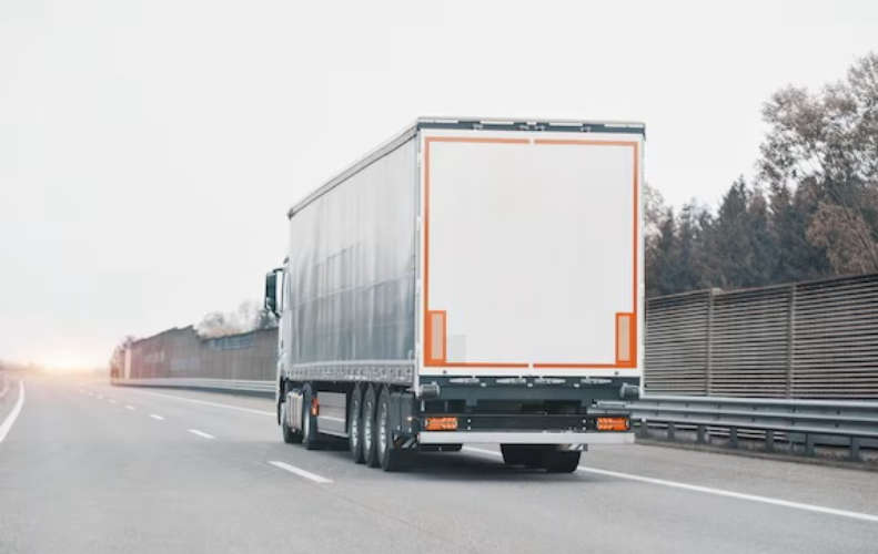 Abu Dhabi Imposes Restrictions on Trucks Every Friday