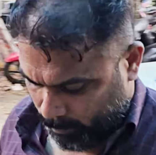 Huge drunk hunt in Kunnamkulam 8 kg of ganja was seized