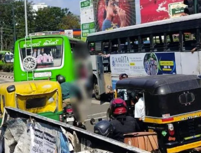 bank-employee-dies-in-bus-accident-in-thiruvananthapuram